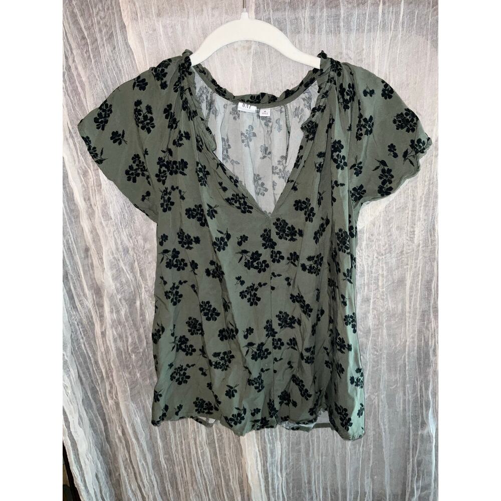 Green GAP floral blouse